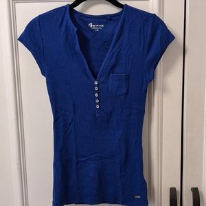 ‼️NWOT‼️ Guess V-neckline Henley t-shirt